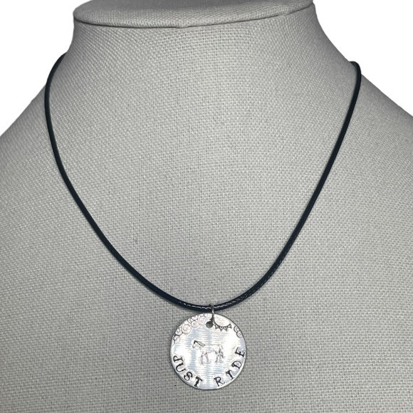 Handmade stamped horses Silver pendant adjustable Black leather cord necklace - Picture 4 of 8